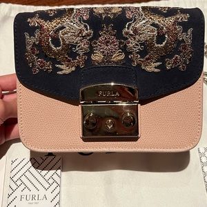 Special Edition Furla - Metropolis in Baby Pink & added Black bag flap